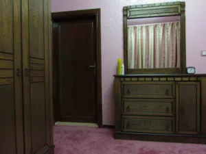 غرفة نوم خشب لاتيه