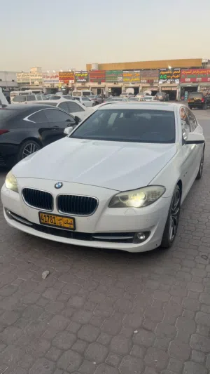 بي إم دبليو الفئة 5 موديل 2011 صالون/سيدان مستعمل مع مواصفات خليجية