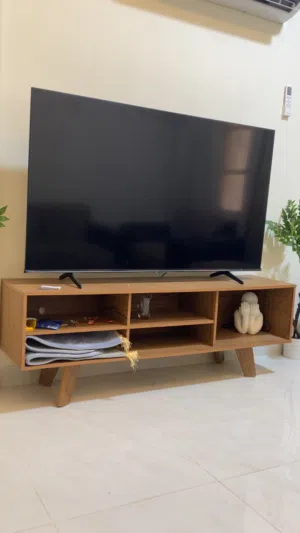 Hisense Smart 65 inch TV in Al Ain