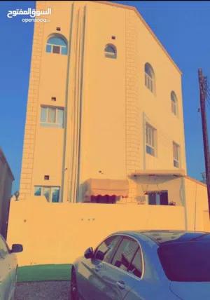 شقة للإيجار-المعبيلة