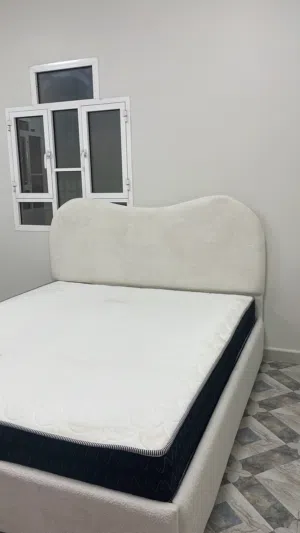سرير الترند و الهبه . نظيف جدا