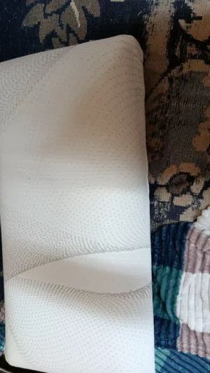 2مخده ميومري فوم طبيه عدد 2جيده جده استعمال خفيف شبه جديده  سبب البيع ترحيل