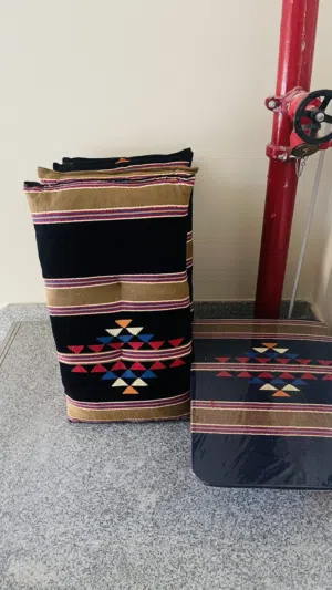 أربع مساند + طربيزة
