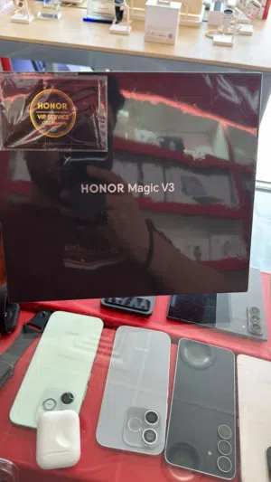 هاتف Honor Magic v3 جديد بسعر ممتاز
