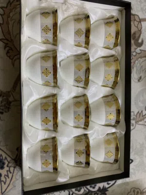 فناجين القهوة و حافظات الطعام