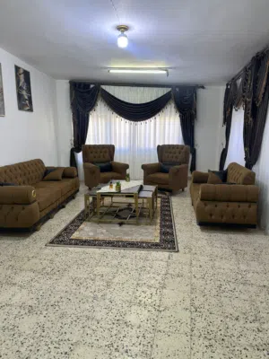 طقم كنب للبيع وتخت عدد 2