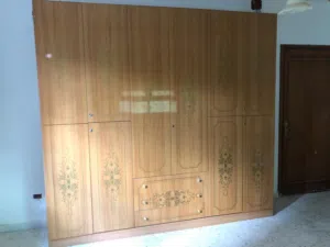 دولاب مهني إيطالي كبير للبيع
