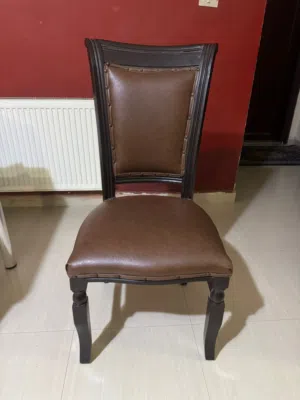 8 كراسي او في معهم طاوله سفره