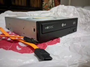 ديفيدي LG للليع بحالة ممتازة