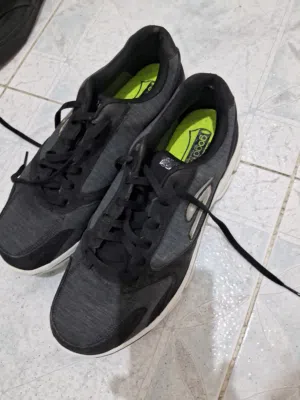 3 shos size 42