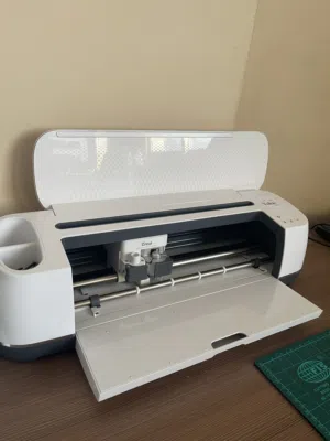 Cricut maker like new