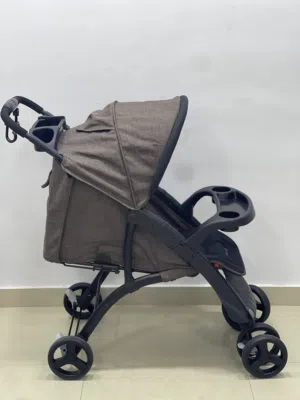 عربة الأطفال من ماركة Juniors