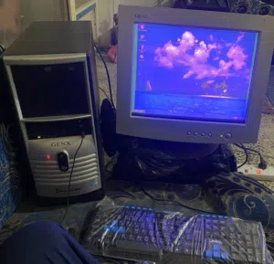 كمبيوتر Genx كلاسيكي كامل بنظام Windows XP - لعشاق الأجهزة النادرة والاستخدامات المكتبية