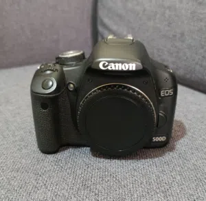 Canon EOS 450D Beginner DSLR Camera Body - Good Condition
