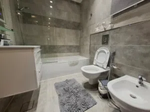200 m2 3 Bedrooms Apartments for Rent in Amman Abdoun