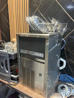 ايس ميكر /ثلج مكعبات