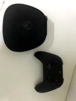 كنترولر اليت 2 - XBOX Elite Series 2 مع الشنطه والاكسسوارات نضيف ومافيها اي مشاكل قابل للتفاوض