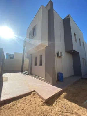 400 m2 5 Bedrooms Villa for Sale in Tripoli Tareeq Al-Mashtal