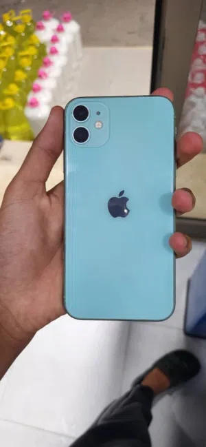 Apple iPhone 11 64 GB in Tripoli