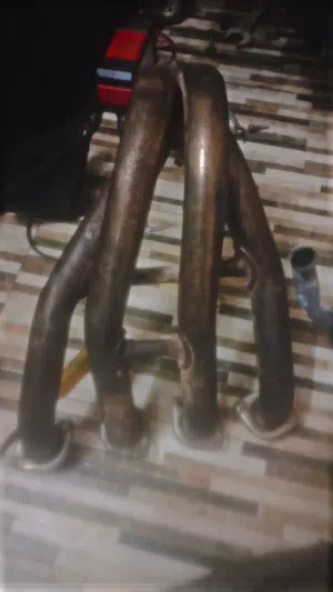 للبيع هدرز لدراجات الريسنق مفصل على دراجة سوزوكي 600 cc الشراي يحط سعره