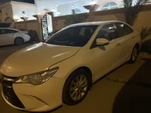 Toyota Camry GLX 2016