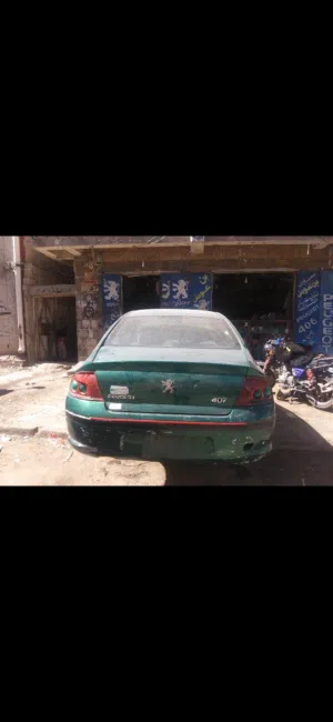 يوجد اثنين محلات لليجار طول تسعه متر وعرض ثلاثه ونص لتواصل علا الرقم