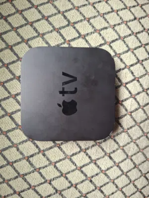Apple TV بحالة ممتازة للبيع