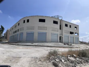 مخازن صنعات متوسطة للإيجار