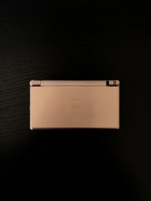nintendo ds lite (rose gold)