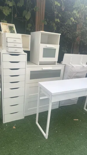 للبيع طلات وادراج من اكيا كلهم نظاف وشبه جدد