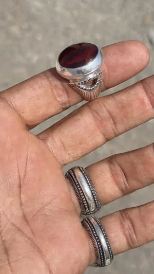 خاتم فضه بحجر عقيق يماني مزعفر درجة اولى
