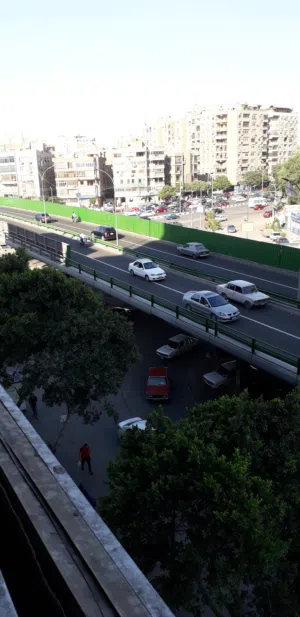 بدون وسطاء من المالك شقة مفروشة تصلح شركة أو مكتب علي ش جسر السويس الرئيسي  ميدان التجنيد مباشرة