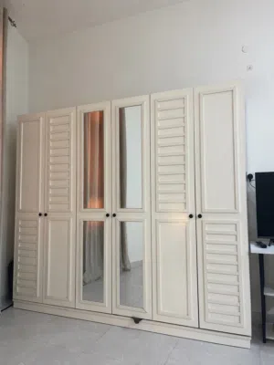 غرفه نوم MDF النوع الثقيل تتكون من 5 قطع كنتور 6 أبواب وسرير و ميز سرير وميز مرايه وميز مكتب السعر