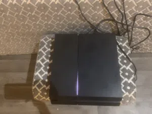 للبيع سوني فور