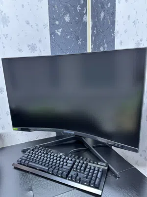 Samsung odyssey G7 2k 240Hz 32inch