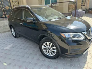 نيسان روج SV موديل 2018 أسود  سيارة SUV مستعملة مرخصة بكامل المواصفات