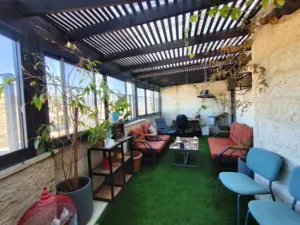 روف مفروش للإيجار في سطح مرحبا