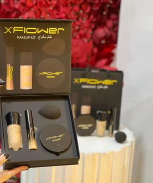طقم مكياج متكامل من ماركة XFLOWER، يضم كريم أساس، كونسيلر، بودرة مضغوطة، وإسفنجة دمج.