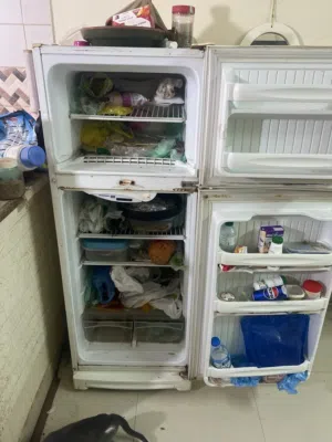 Ugine  تلاجة 2 باب فريزر