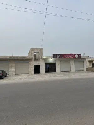 مخازن او محلات للإيجار اول المغير موقع استراتيجي الشارع الرئيسي