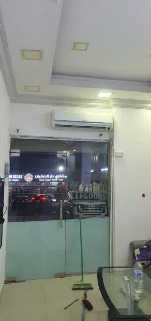 محل حلاقه للبيع بموقع ممتاز بالمعبيله الجنوبيه