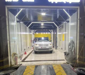 محل عناية بالسياًات وتجارة اكسسوارات وزينةِ السيارات للبيع / قابل للتفاوض البسيط