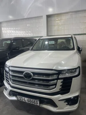 لاندكروزر ليمتيد ساس VX 2025 توين تيربو سنويه + لوحات