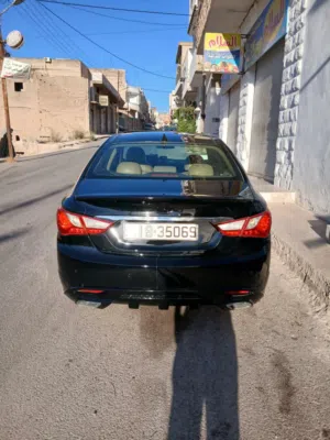 سوناتا موديل 2011فل نضافة فتحة بانوراما سيارة نضيفة جدا جدا  رقم التواصل ما بقصر مع صاحب النصيب