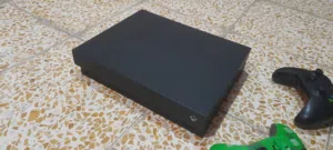 Xbox one x للبيع اقرأ الوصف