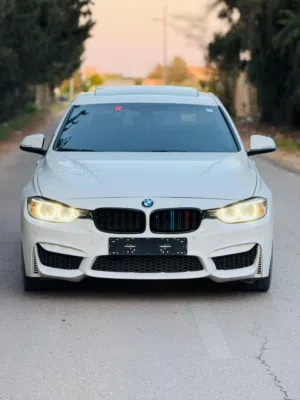 BMW F30 320i TwinPower Turbo موديل 2014 مكياج 2017، كورية،  ماشية 150 ألف km.