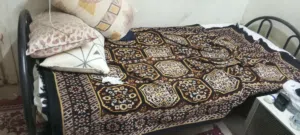 عندي سرير حديد +فرشه+بطانيات