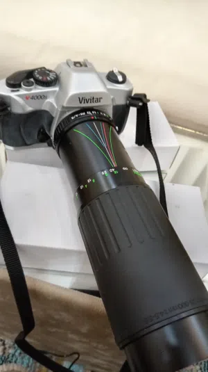 كاميرا vivitar جديدة لم تستعمل بحالة الوكالة مع عدسة zoom رهيبة جدا الكاميرا (فلم فلم) ليست ديجيتال