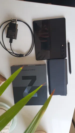 هاتف  Samsung Galaxy Z Fold 3 5G مستعمل بحالة ممتازة