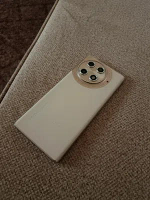 tecno camon 30s pro. شوف لوصف